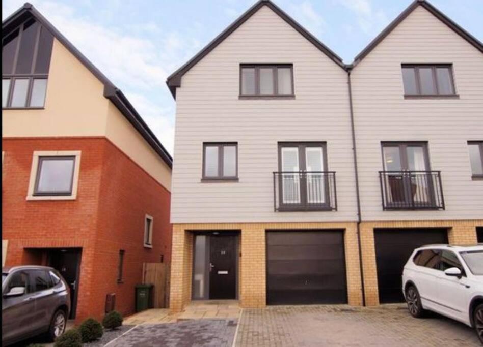 Solent Heights•Sea View•Hot Tub Villa Portsmouth Exterior photo