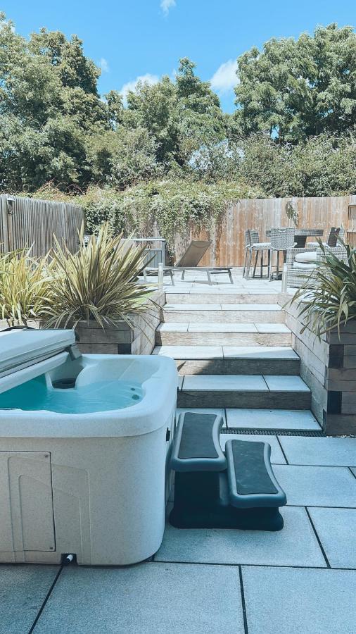 Solent Heights•Sea View•Hot Tub Villa Portsmouth Exterior photo