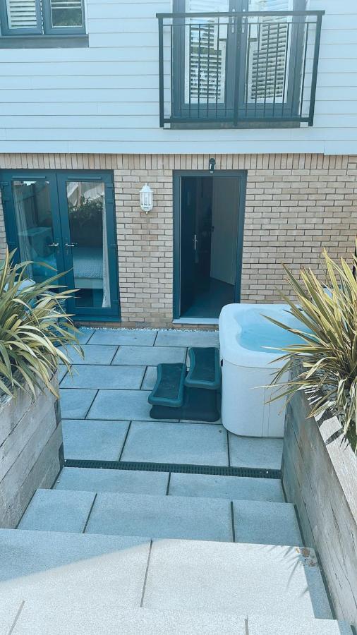 Solent Heights•Sea View•Hot Tub Villa Portsmouth Exterior photo